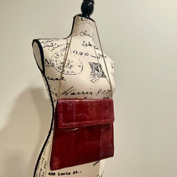 VTG 70’s Genuine Snakeskin Clutch Shoulder Bag Red Gold chain strap Flap Rare - Picture 9 of 16